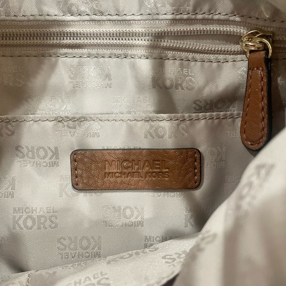 Michael Kors Fulton Hobo Bag - Picture 5 of 7